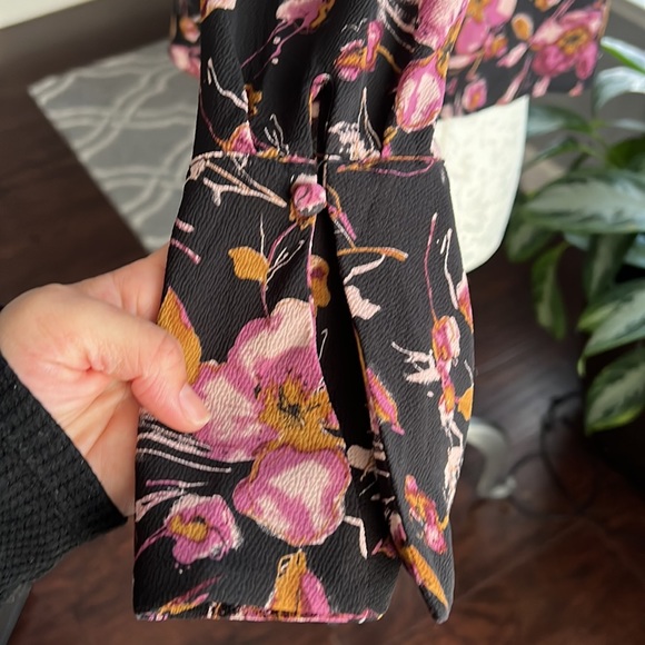 BP Cold Shoulder Ruffle Floral Print Top - Picture 5 of 9